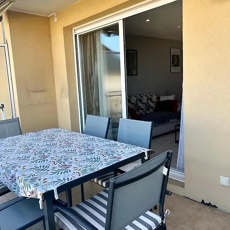 Joli 2p Climatise Dans Calme Et Securisee Avec Piscine Apartment *